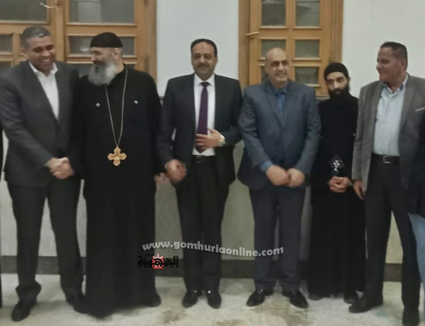 رئيس حى السلام أول يزور كنيسة مارجرجس بالحرفيين للتهنئة بعيد القيامة