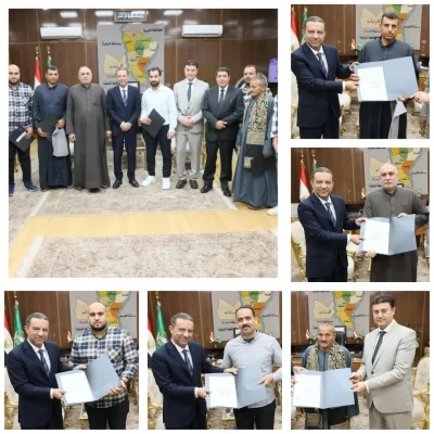 محافظ المنوفية والسكرتير العام خلال تسليم العقود