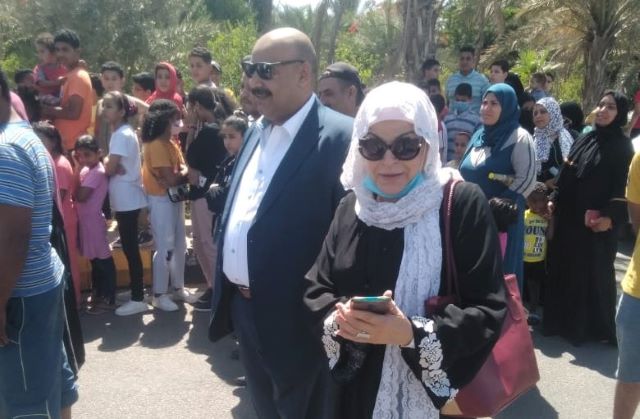 الحناوى وقيادات مستقبل وطن الشروق يوزعون هدايا عيد الفطر على أطفال المدينة.. بالصور