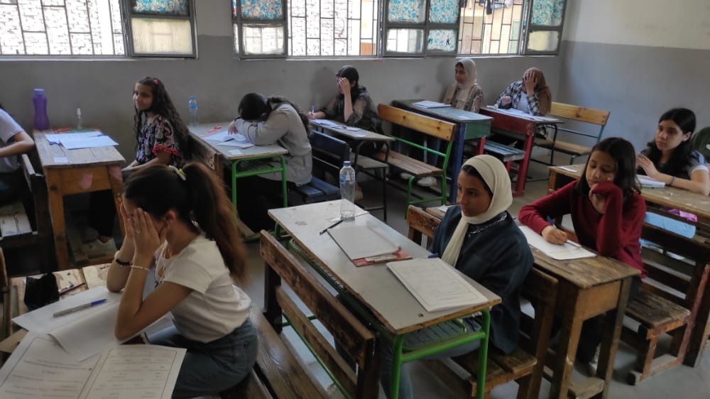مُدير تعليم الجيزة يتابع امتحانات الشهادة الإعدادية
