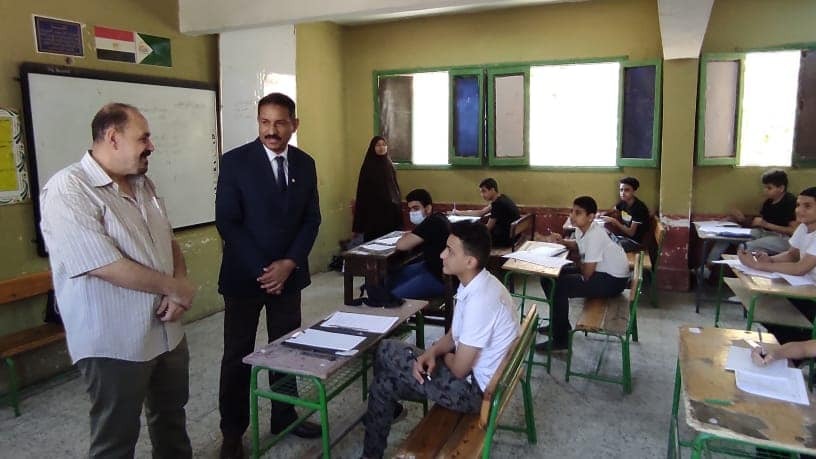 مُدير تعليم الجيزة يتابع امتحانات الشهادة الإعدادية