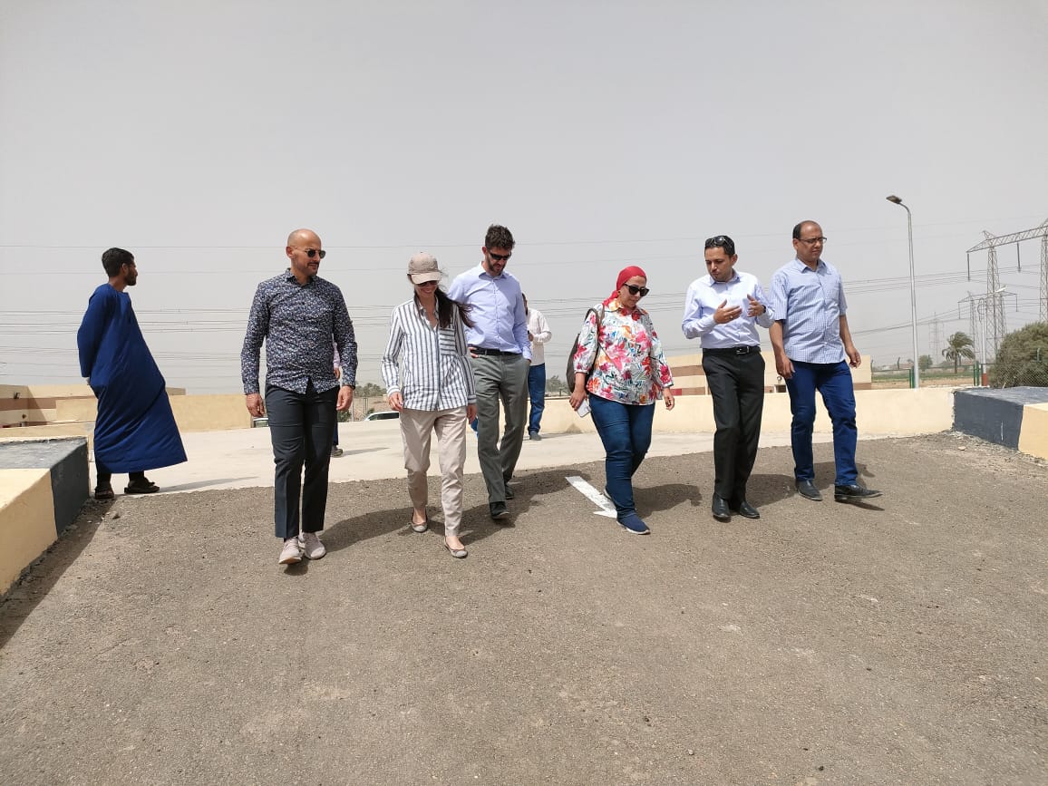 وفد سويسرى يتفقد المحطة الوسيطة لتجميع المخلفات بأبوتشت