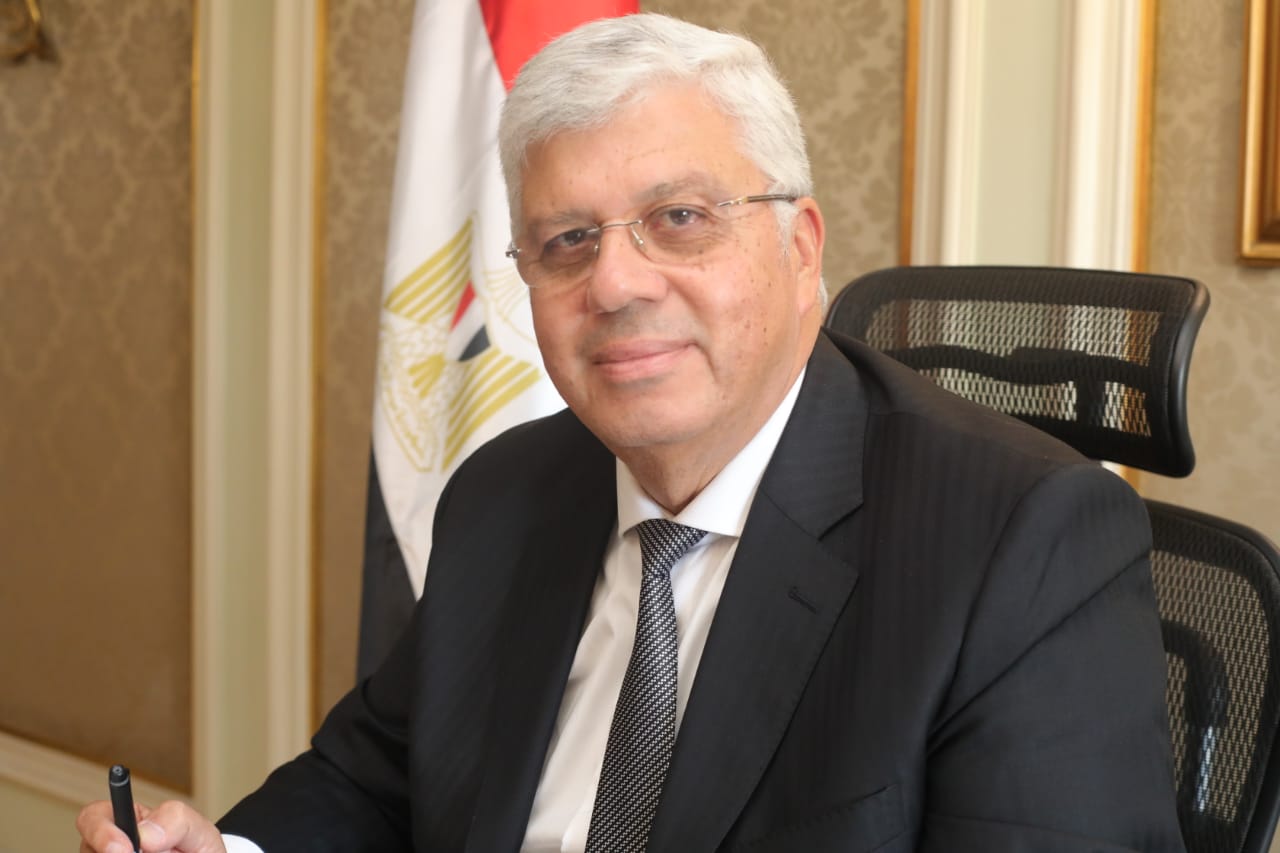 د.أيمن عاشور