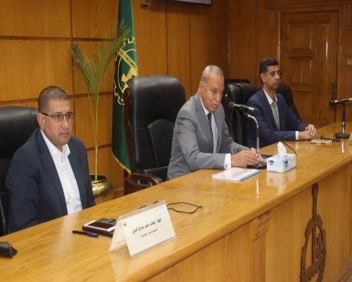 محافظ القليوبية يوجه بتضافر كل الجهات لمتابعة مشروعات حياة كريمة 