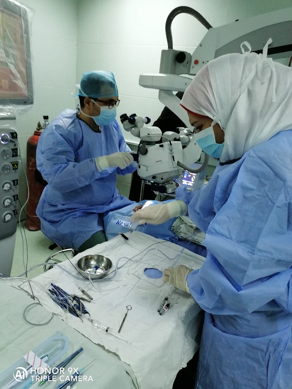  إنقاذ مصاب كورونا من فقدان البصر بعد إستخراج جسم زجاجى من عينه