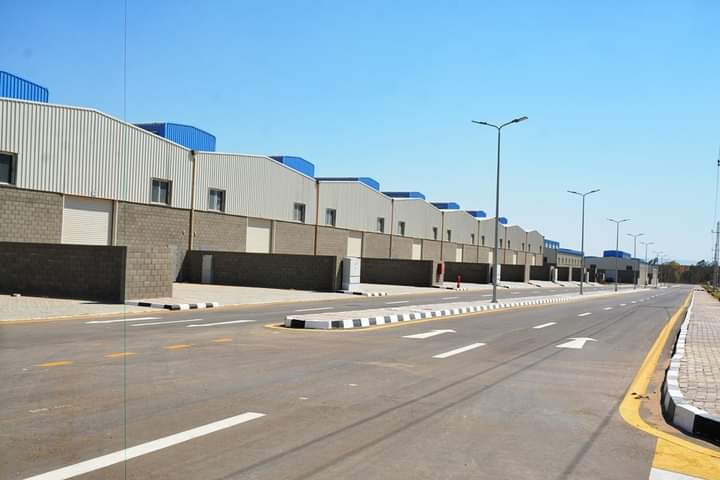 محافظ سوهاج يتفقد مجمع الصناعات الصغيرة بغرب جرجا بتكلفة تخطت 858 مليون جنيه