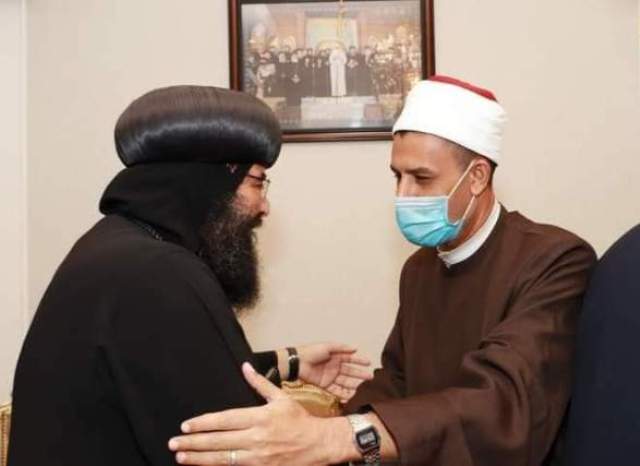 وفد أوقاف البحرالأحمر يقدم التهنئة لنيافه الانبا ايلاريون راعي الكنيسة الأرثوزكسية