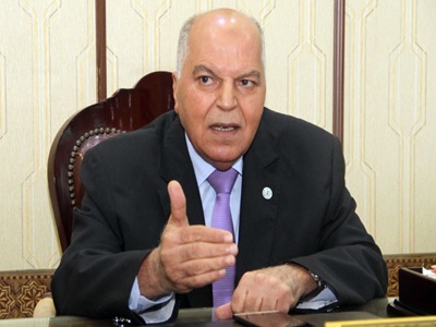 خلف الزناتي نقيب المعلمين ورئيس اتحاد المعلمين العرب