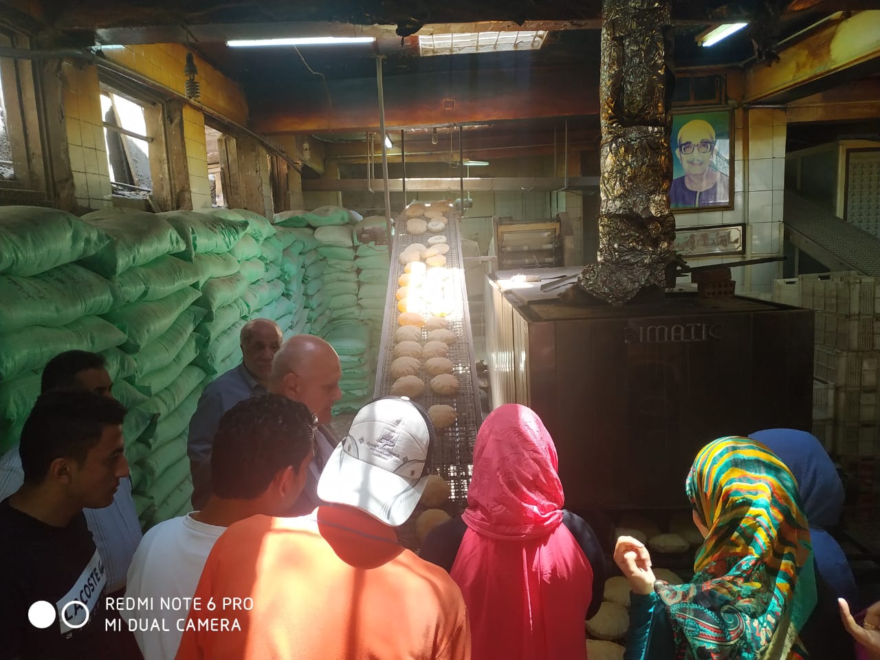 تدريب عدد من طلبه كليه التجارة بدءا من غدا علي مجال العمل التمويني