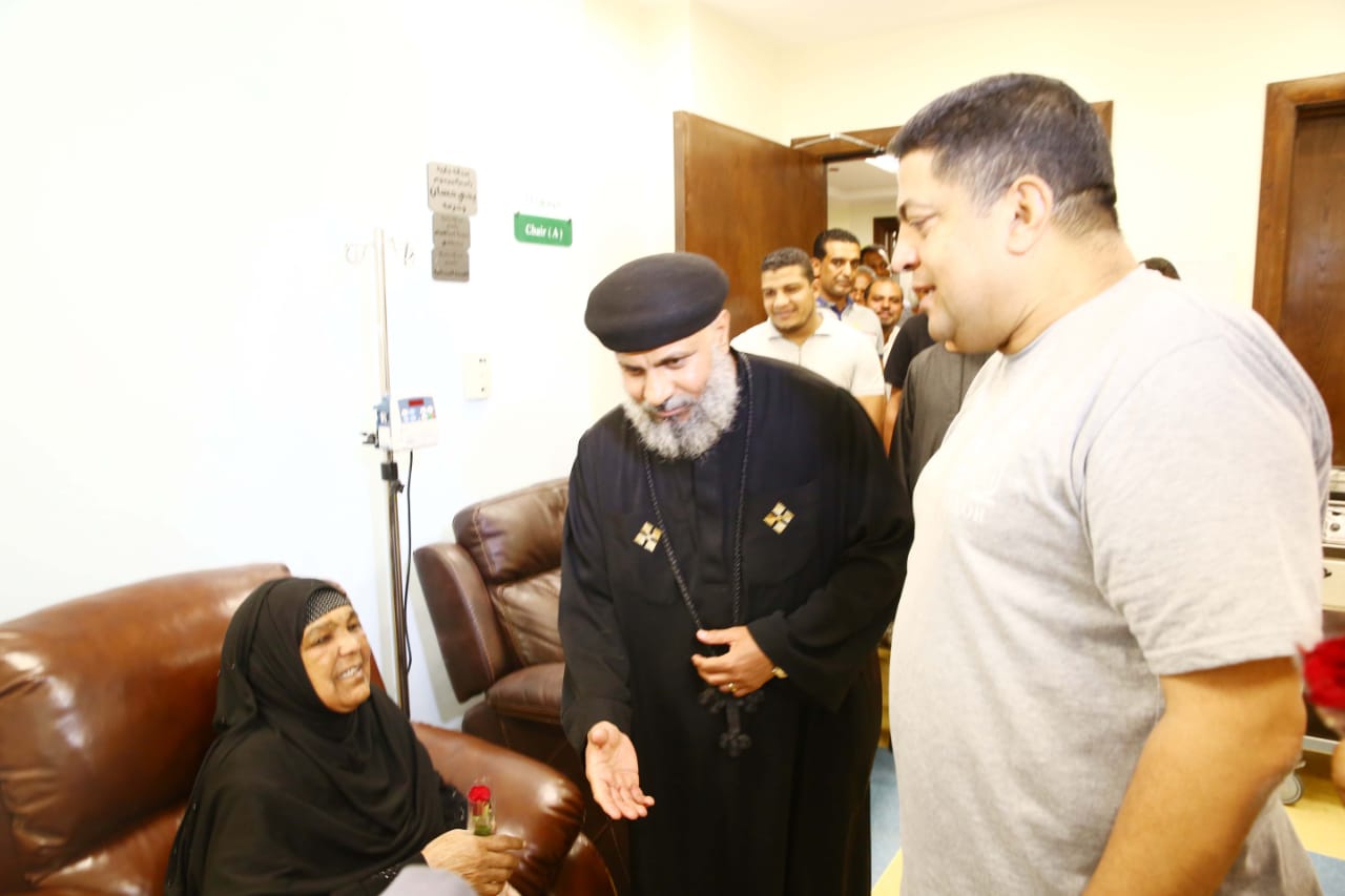  أهالى القرنة ورجال الدين فى زيارة لمستشفى الأورمان لعلاج السرطان بالأقصر