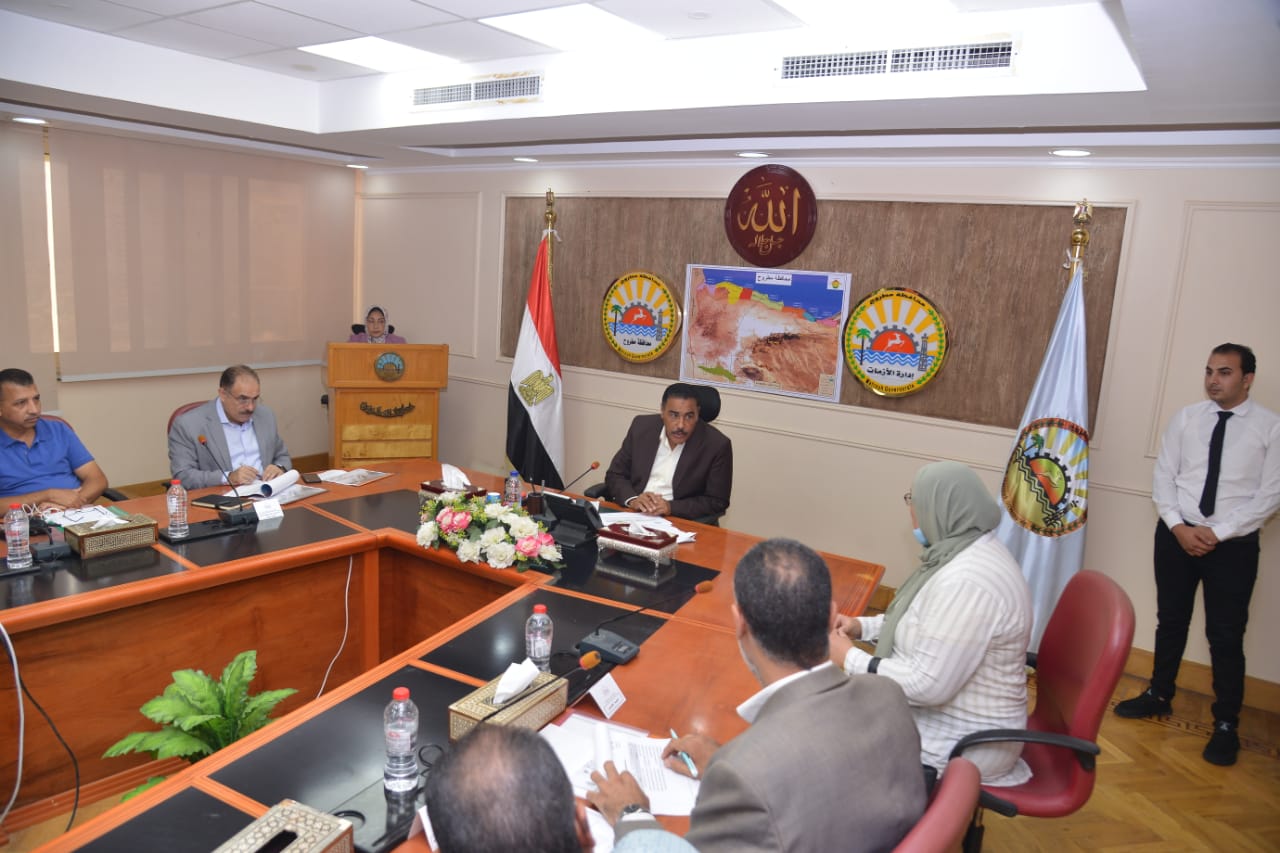 شعيب يستمع لمطالب اهالى مطروح بلقاء خدمة المواطنين 