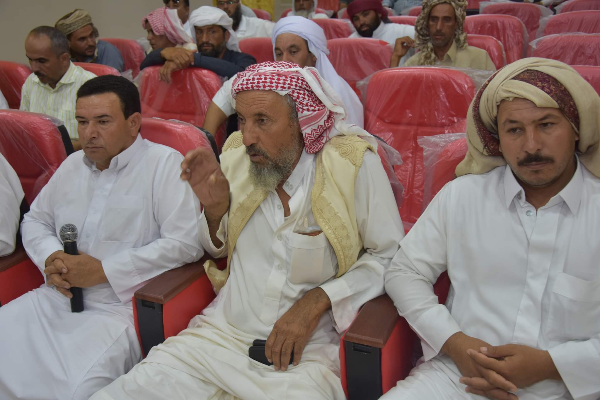 مدير التنمية المستدامة يلتقي مندوبي المجتمعات المحلية لعرض تنفيذ خطة مشروع إيفاد