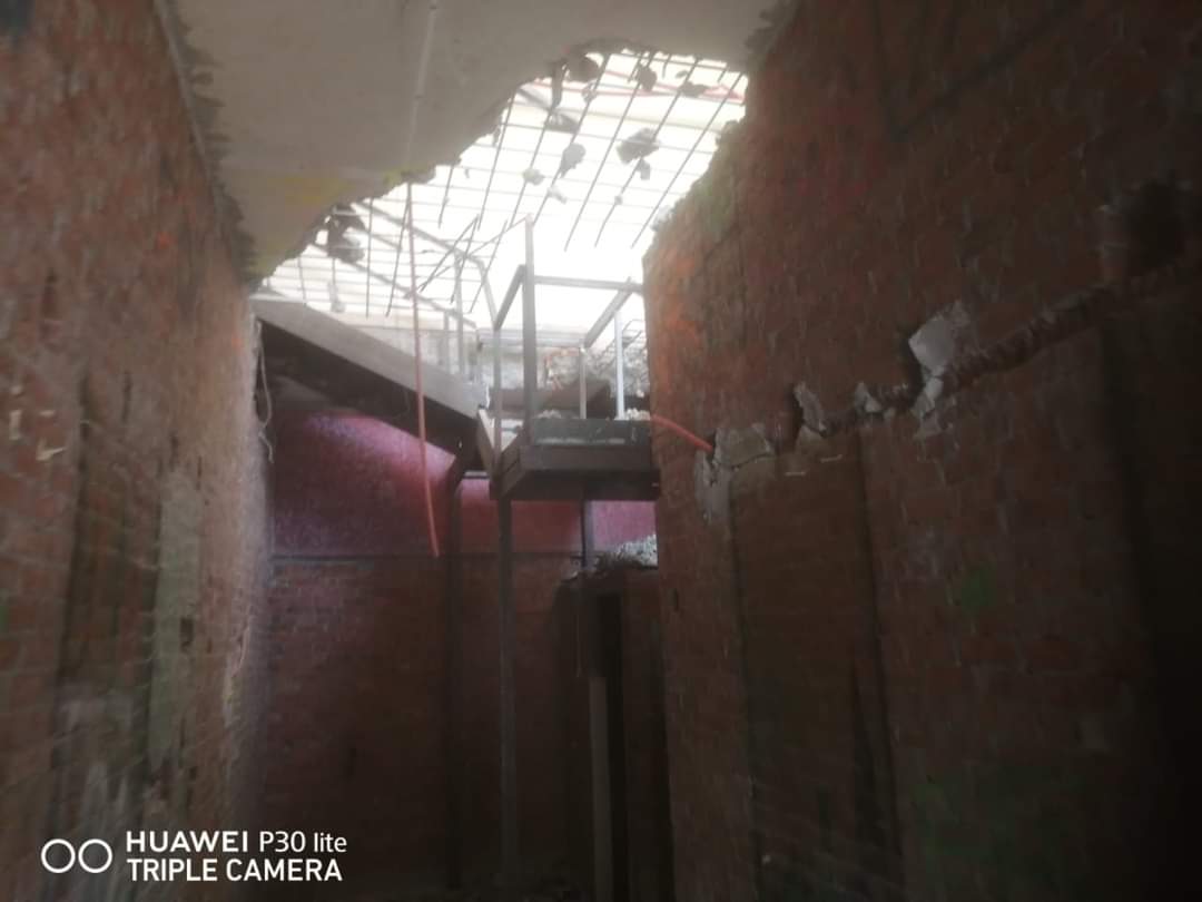 جهاز مدية العبور ينفذ إزالة فورية فى إحدى فيلات الحى الخامس