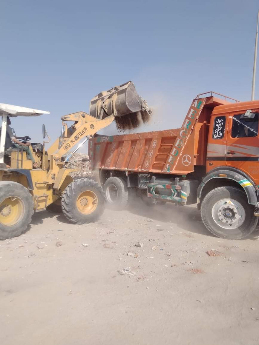 جهاز مدية العبور ينفذ إزالة فورية فى إحدى فيلات الحى الخامس