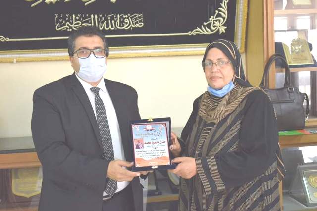 محافظ جنوب سيناء يكرم مديري إدارات ومدارس أوائل طلاب وطالبات المحافظة