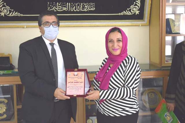 محافظ جنوب سيناء يكرم مديري إدارات ومدارس أوائل طلاب وطالبات المحافظة