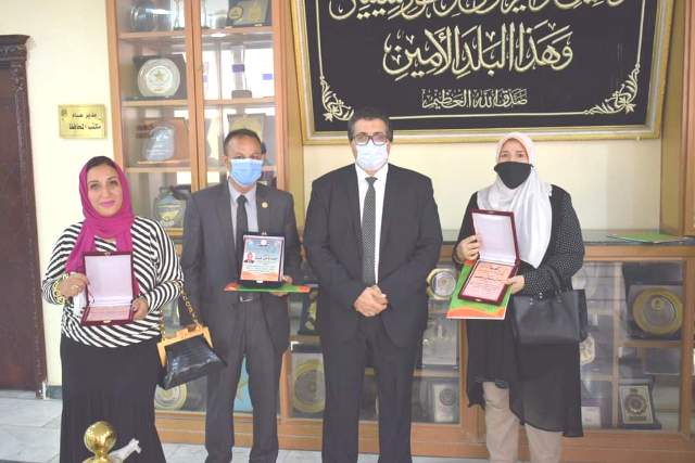 محافظ جنوب سيناء يكرم مديري إدارات ومدارس أوائل طلاب وطالبات المحافظة