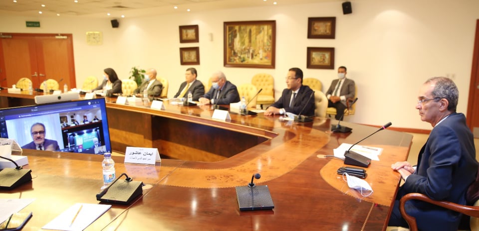 وزير الانصلات يوقع اتفاقية تعاون بين وزارة الاتصالات وجامعة الاسكندرية