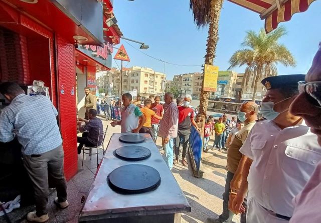جهاز مدينة العبور ينفذ 510 إزالة ويحرر 64 محضراً بالتعاون شرطة المرافق.. بالصور