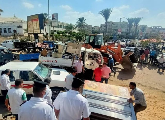 جهاز مدينة العبور ينفذ 510 إزالة ويحرر 64 محضراً بالتعاون شرطة المرافق.. بالصور