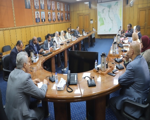 وزير القوى العاملة يوجه بسرعة صرف 