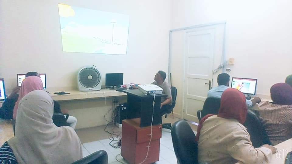 إستمرار فعاليات الدورة التدريبية (IT Professional) لتأهيل شباب بالقصير
