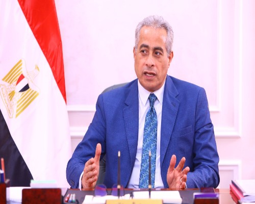 وزير العمل_حسن شحاتة