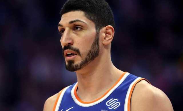 لاعب كرة السلة أنس كانتر