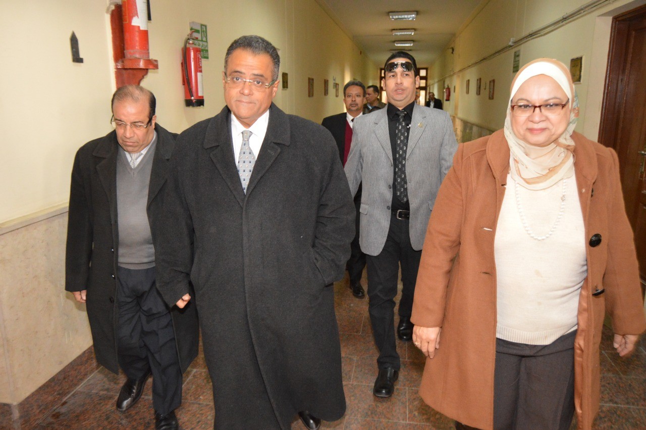 نائب رئيس عين شمس يطالب بتفعيل الشراكات المجتمعية في الالسن..صور