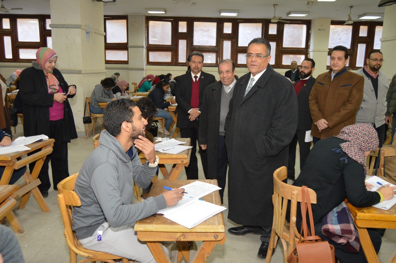 نائب رئيس عين شمس يطالب بتفعيل الشراكات المجتمعية في الالسن..صور