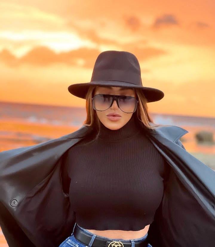 طبيعة ساحرة.. أحدث ظهور لـ سارة سلامه مع غروب الشمس