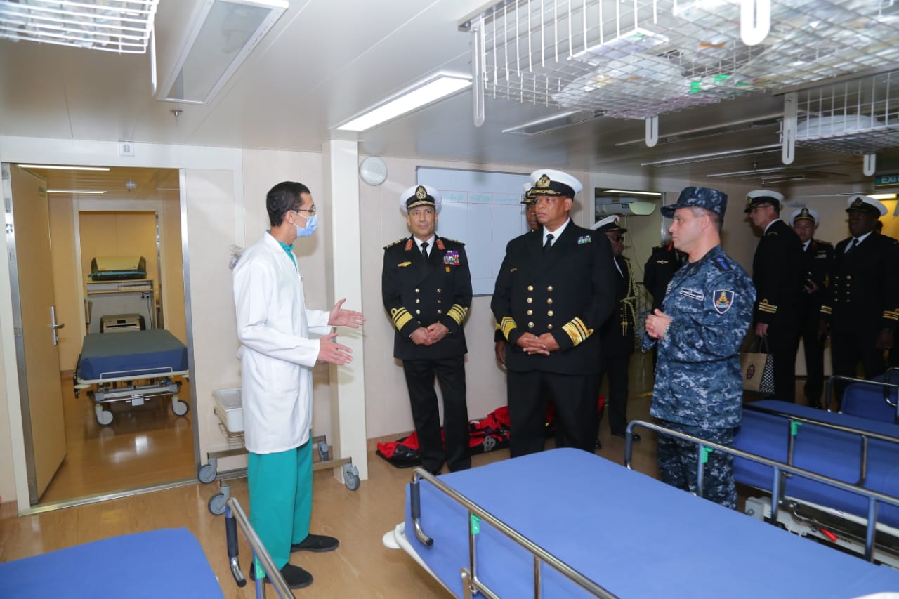 قائد القوات البحرية يلتقى قائد القوات البحرية لجنوب أفريقيا  