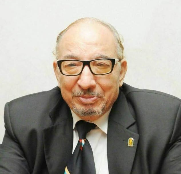 الناقد الفنى الكبير زكي مصطفي