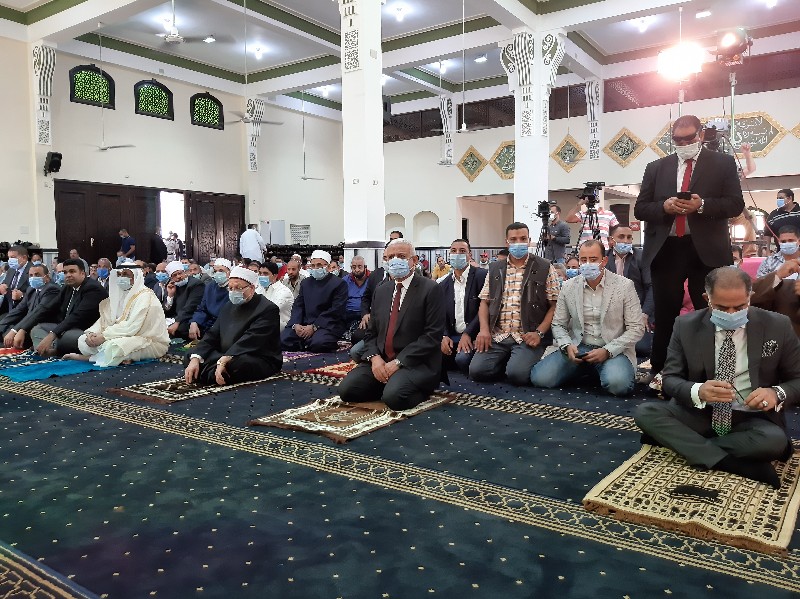 احتفالا بالعيد القومي .وزير الأوقاف والمفتي يفتتحان 5 مساجد جديدة في السويس .صور