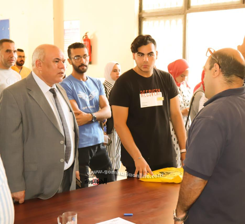 الدكتور عربى كشك يتابع اجراءات تقديم طلاب الثانوى الفنى والمعاهد الصناعية للالتحاق بجامعة الدلتا التكنولوجية