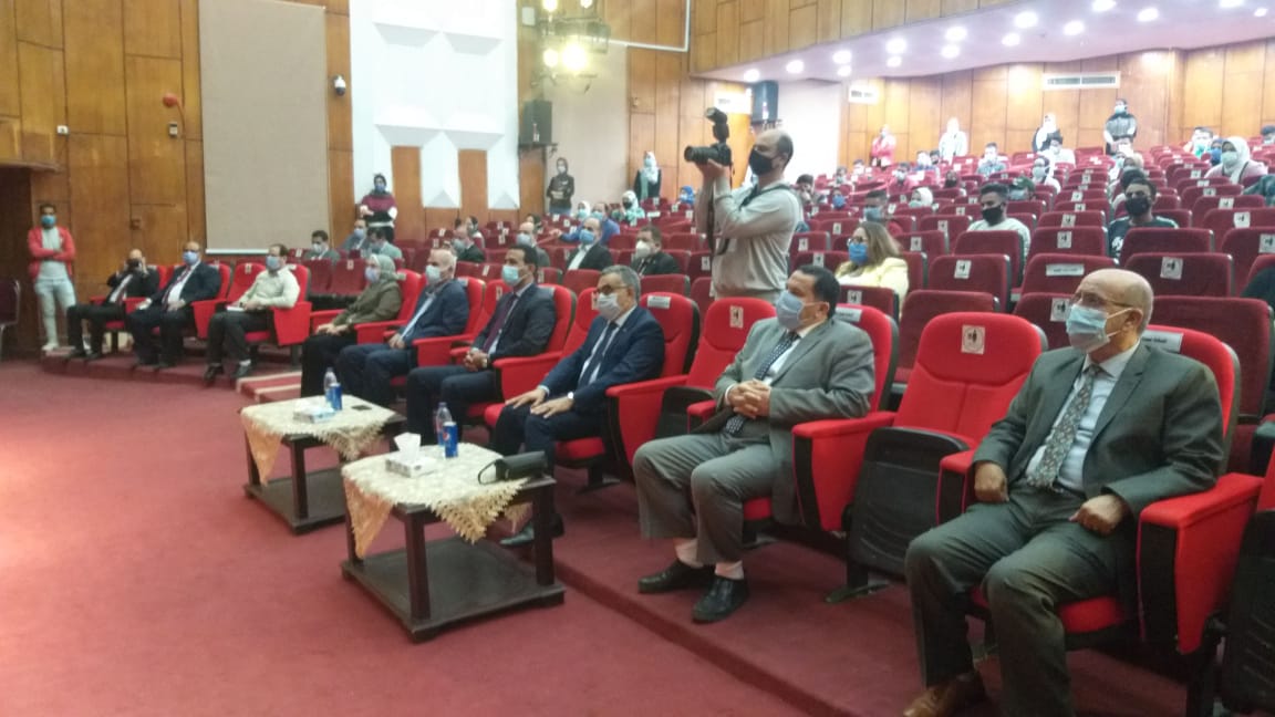 بدء فعاليات ندوة 