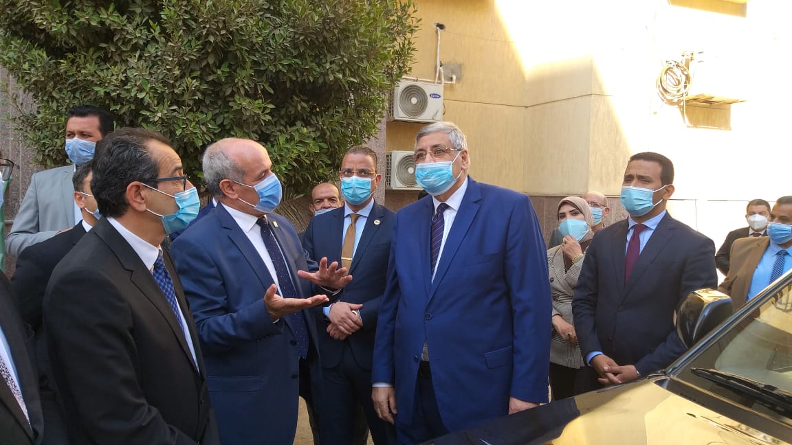 مستشار رئيس الجمهورية لشؤون الصحة والوقاية يتفقد مستشفيات جامعة الفيوم.صور