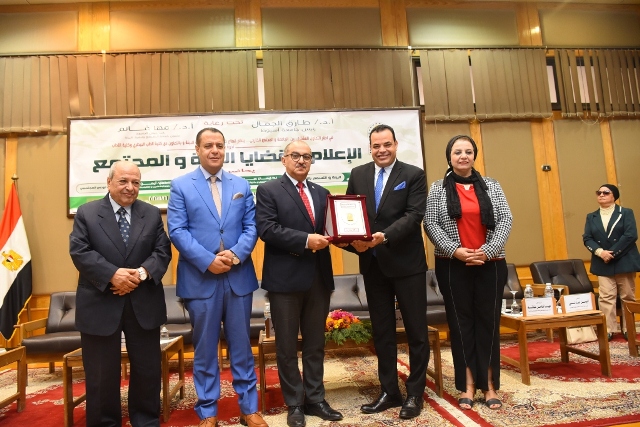 جامعة أسيوط تفتتح فعاليات الندوة التثقيفية حول 