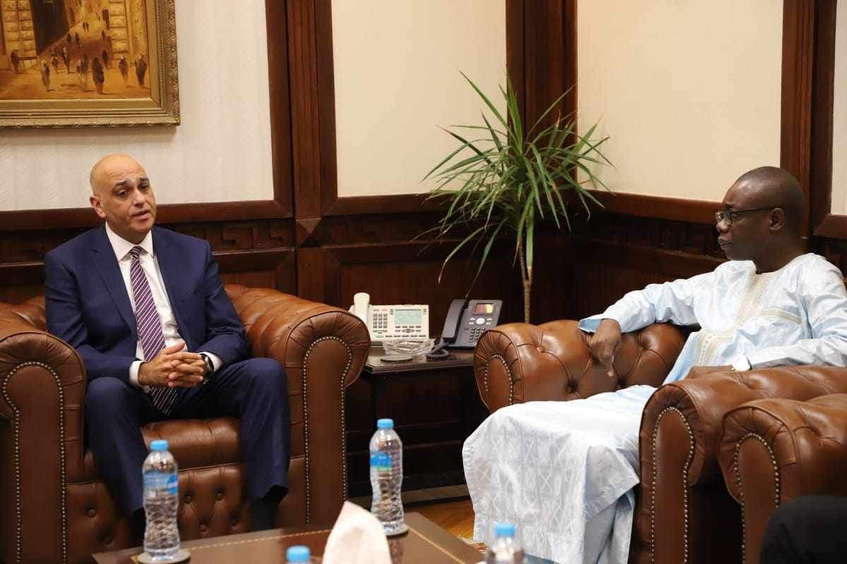 رئيس جهاز تنمية المشروعات  والوفد السنغالي 