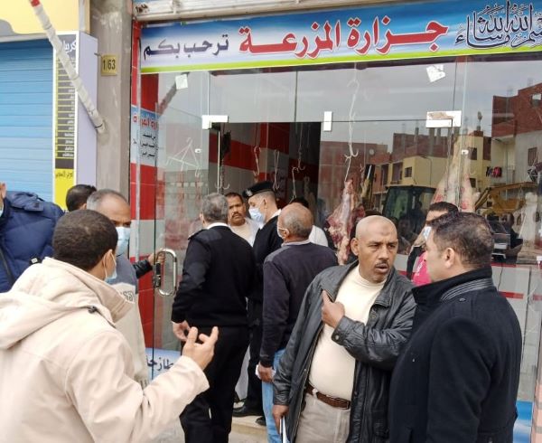 جهاز الصالحية الجديدة يشن حملة على الإشغالات ويغلق 5 محلات.. بالصور