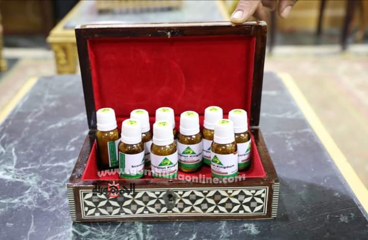 الزملّوط يشهد باكورة إنتاج سم العقرب لعلاج السرطان والاورام بالوادى الجديد .صور