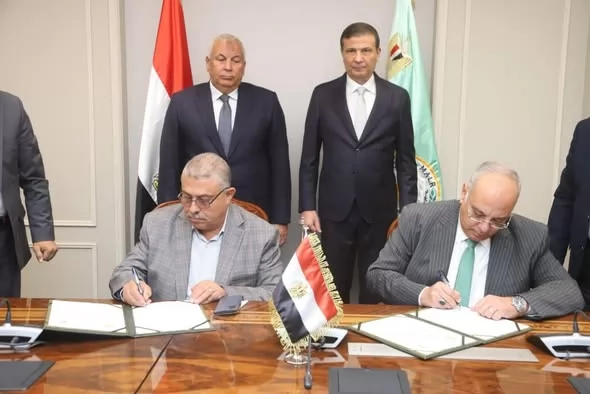 الزراعة والوادى الجديد يتعاونان لحماية مركز الحرير من زحف الرمال 