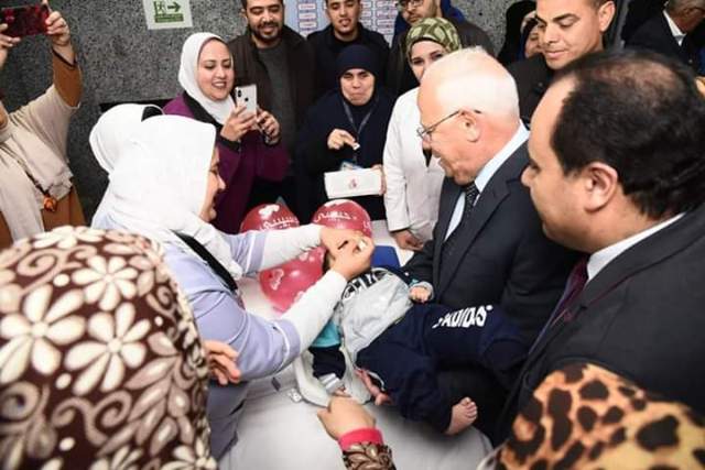 محافظ بورسعيد يدشن الحملة القومية للتطعيم ضد شلل الاطفال
