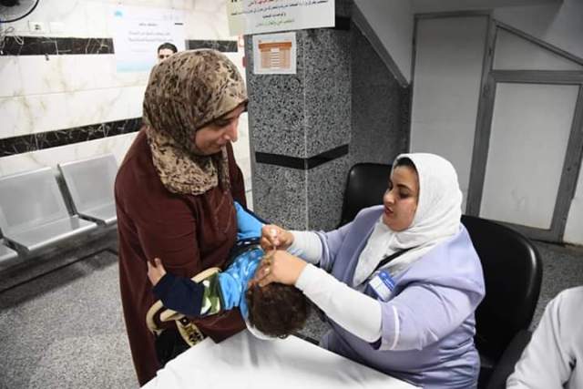محافظ بورسعيد يدشن الحملة القومية للتطعيم ضد شلل الاطفال
