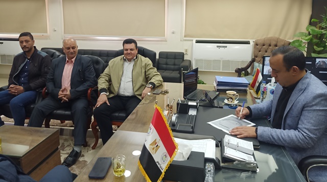 تفاصيل تكريم قيادات نادى جرين هيلز لرئيس جهاز مدينة الشروق.. صور
