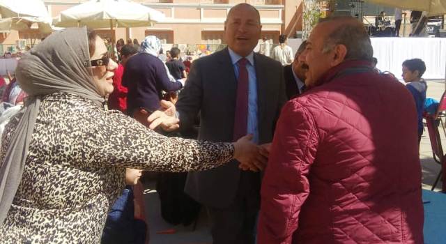 نائب محافظ القاهرة يحتفل بعيد الام بمدرسة الفرير بمصر الجديدة 