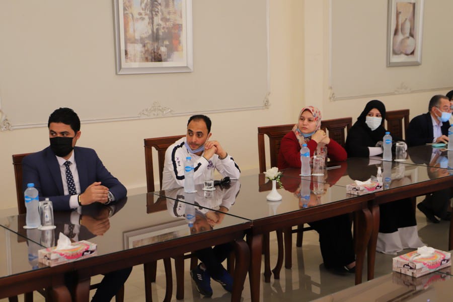 سعفان ومحافظ المنوفية يلتقيان العمالة العائدة من الخارج لمساعدتهم في عمل مشروعات صغيرة