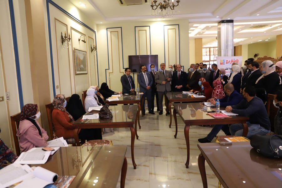 سعفان ومحافظ المنوفية يلتقيان العمالة العائدة من الخارج لمساعدتهم في عمل مشروعات صغيرة