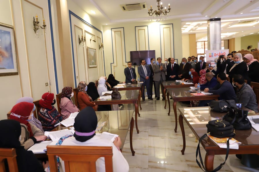 سعفان ومحافظ المنوفية يلتقيان العمالة العائدة من الخارج لمساعدتهم في عمل مشروعات صغيرة