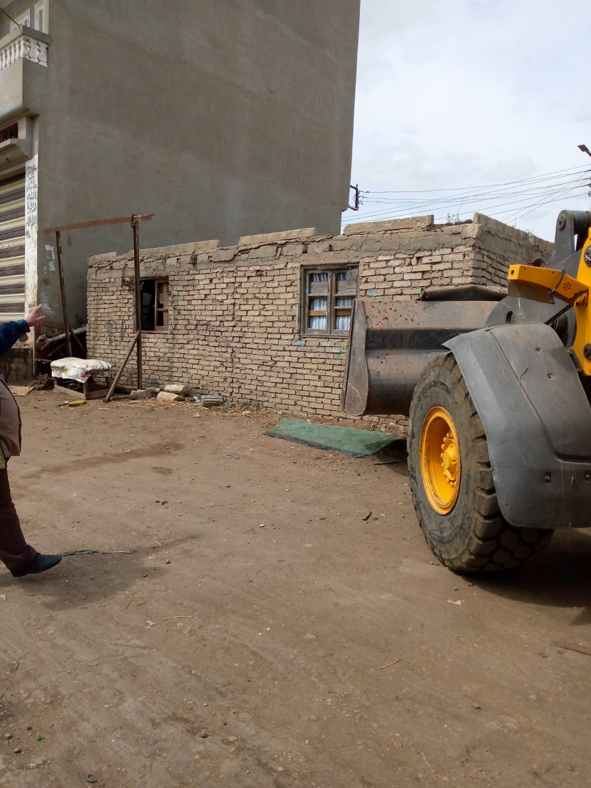 إزالة ٤٨ حالة تعدى علي أملاك الدولة ضمن الموجة ١٩ بدمياط  